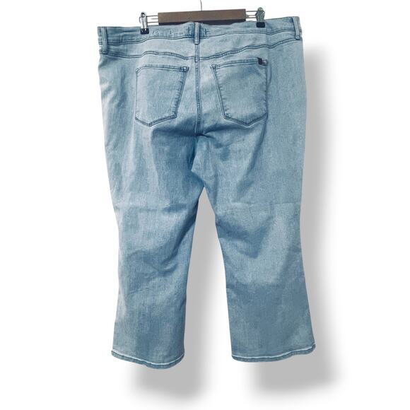 Jessica Simpson Jeans Size 20W Ankle Flare Light Wash Embroidered Boho Denim - Picture 6 of 9